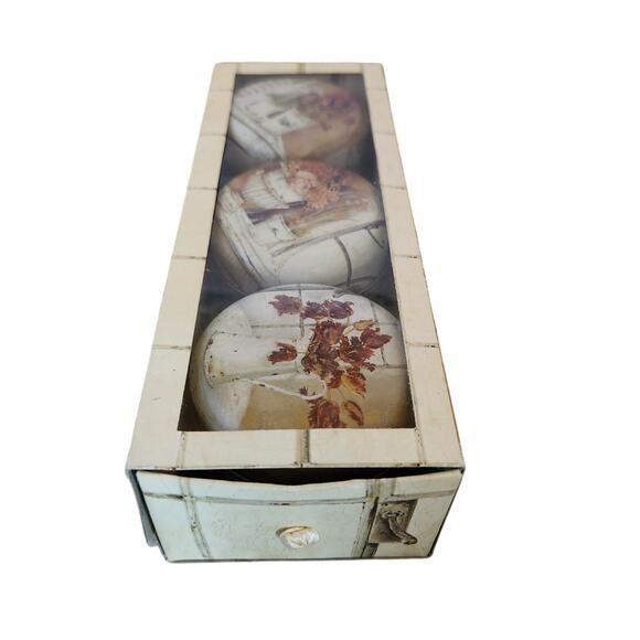 Vintage 3 piece Gardenia Candle Set by Artist Kathryn White/Art in Motion - Picture 4 of 4